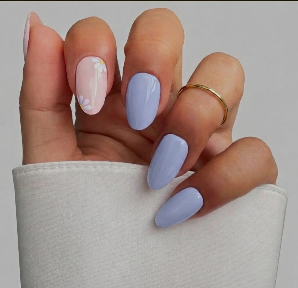 Daisy Sky Duet Nails
