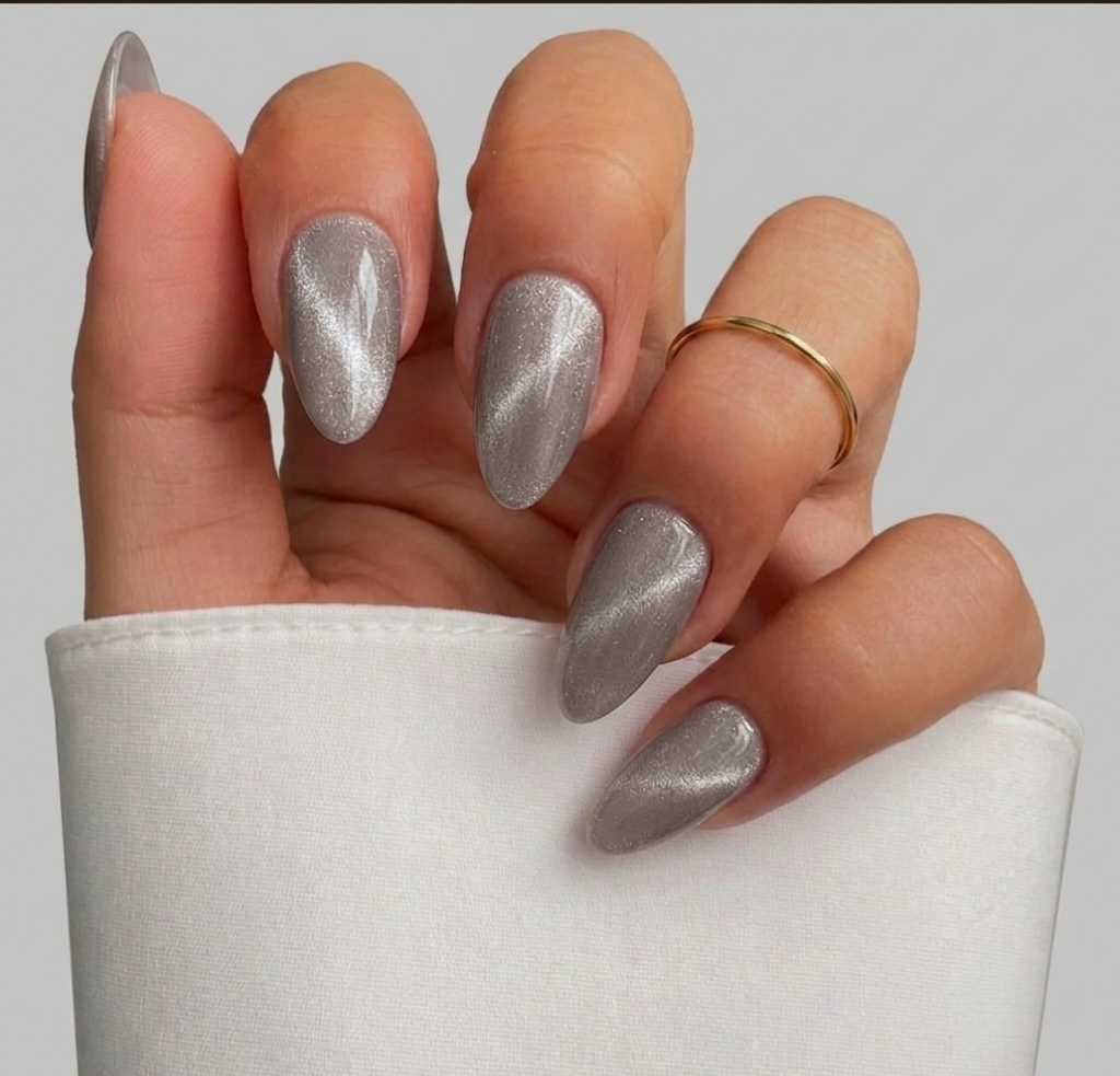 SILVER CAT EYE