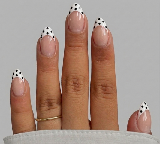 MINIMAL BLACK DOT